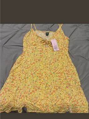 Xhilaration Yellow Floral Tie-Front Top